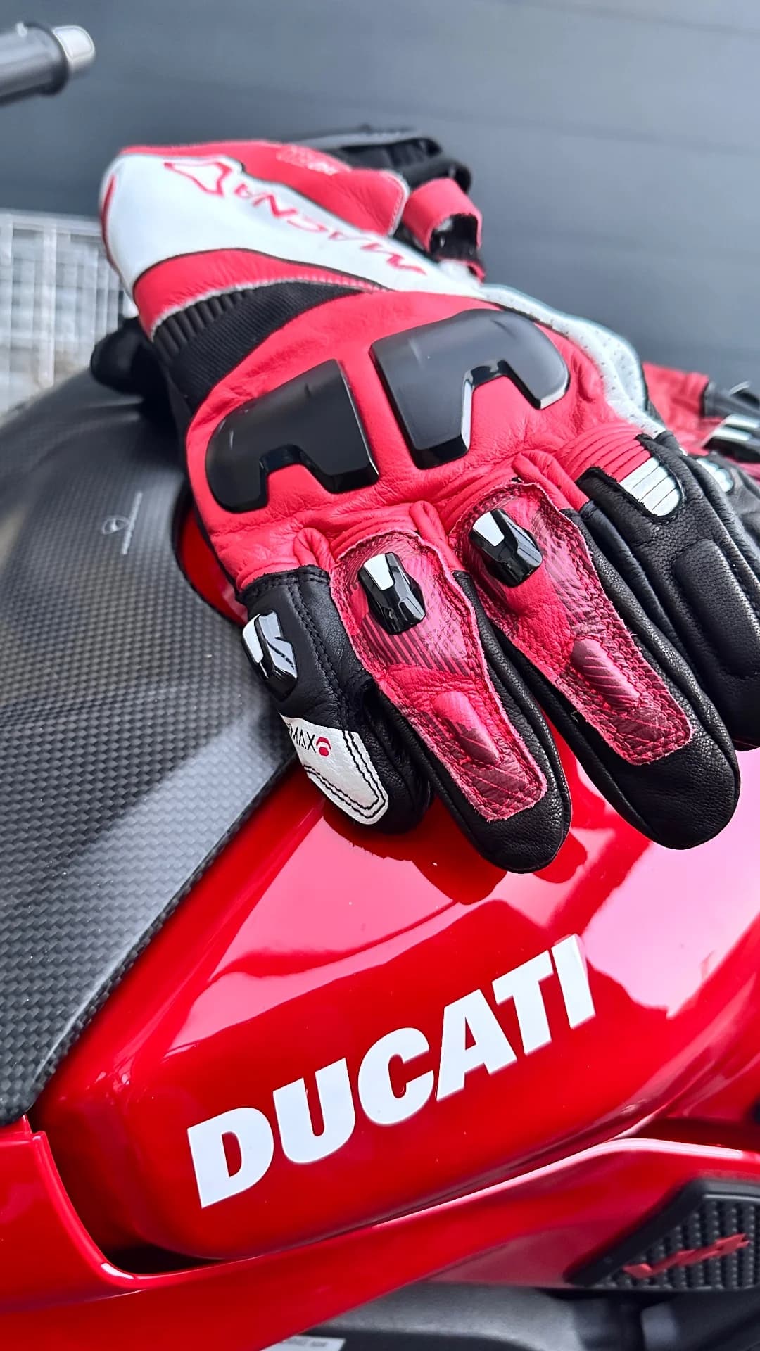 Macna Protego gloves