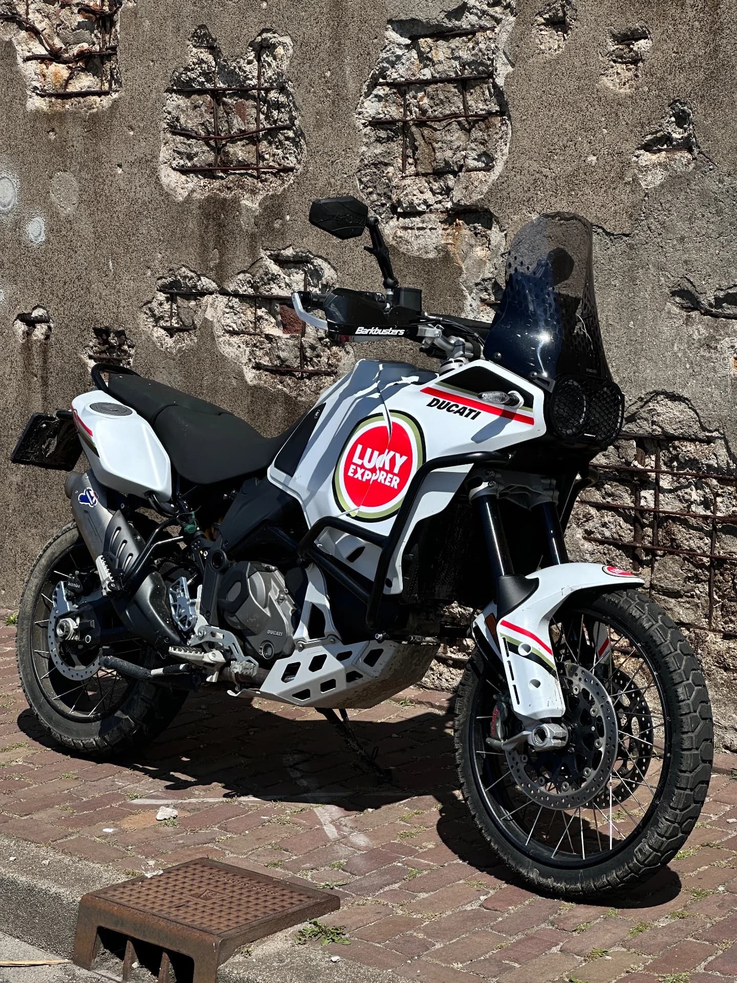 Desert X Lucky Explorer